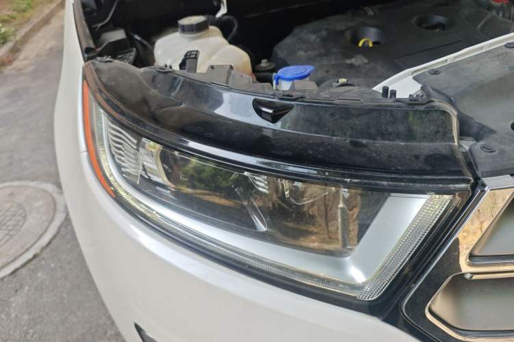 Used Ford Edge 2016 EcoBoost 245 Two-Wheel-Drive Titanium 7-Seater Right Front Headlight