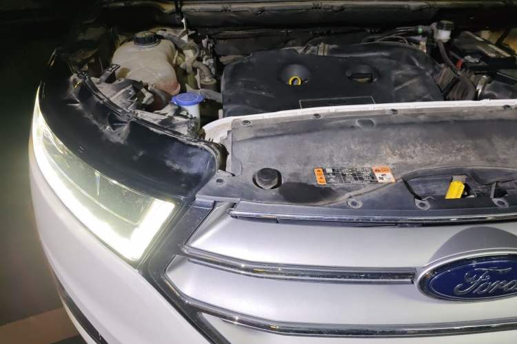 Used Ford Edge 2016 EcoBoost 245 Four-Wheel Drive Titanium Edition 7-Seater Right Front Headlight