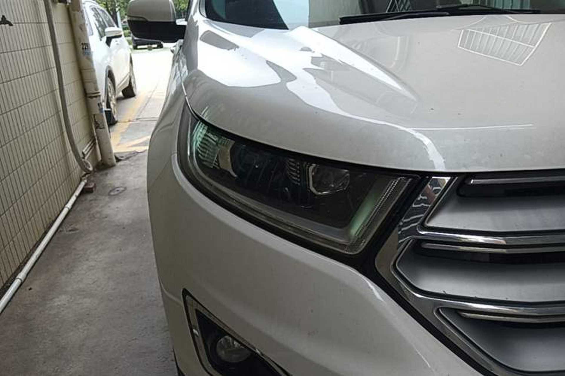 Used Ford Edge 2016 EcoBoost 245 Two-Wheel-Drive Titanium 7-Seater Right Front Headlight