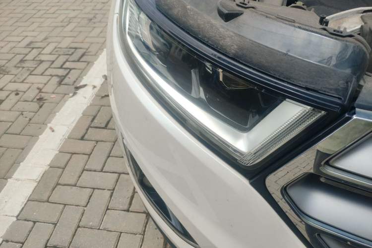 Used Ford Edge 2016 EcoBoost 245 Two-Wheel-Drive Titanium 7-Seater Right Front Headlight
