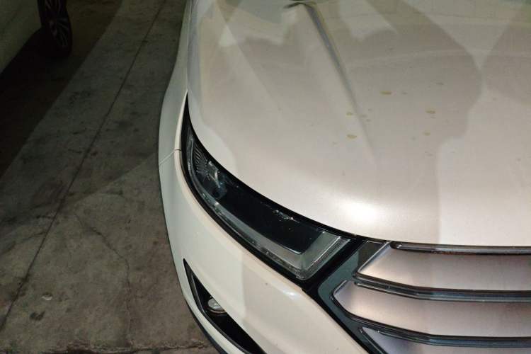Used Ford Edge 2016 EcoBoost 245 Four-Wheel Drive Titanium Edition 7-Seater Right Front Headlight