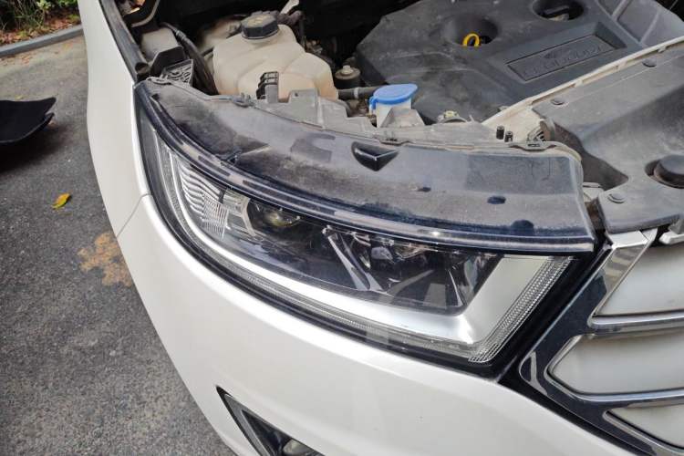 Used Ford Edge 2016 EcoBoost 245 Two-Wheel-Drive Titanium 7-Seater Right Front Headlight