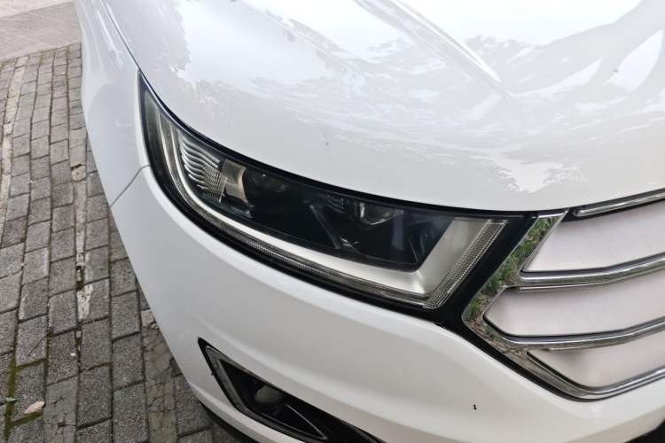 Used Ford Edge 2016 EcoBoost 245 Two-Wheel-Drive Titanium 7-Seater Right Front Headlight