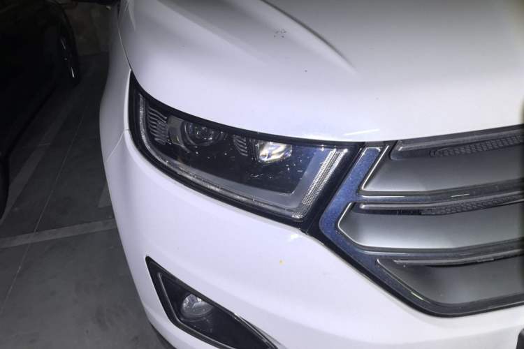 Used Ford Edge 2016 EcoBoost 245 Two-Wheel-Drive Titanium 7-Seater Right Front Headlight