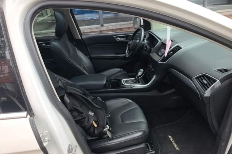 Used Ford Edge 2016 EcoBoost 245 Four-Wheel Drive Titanium 7-Seater Right Front Seat