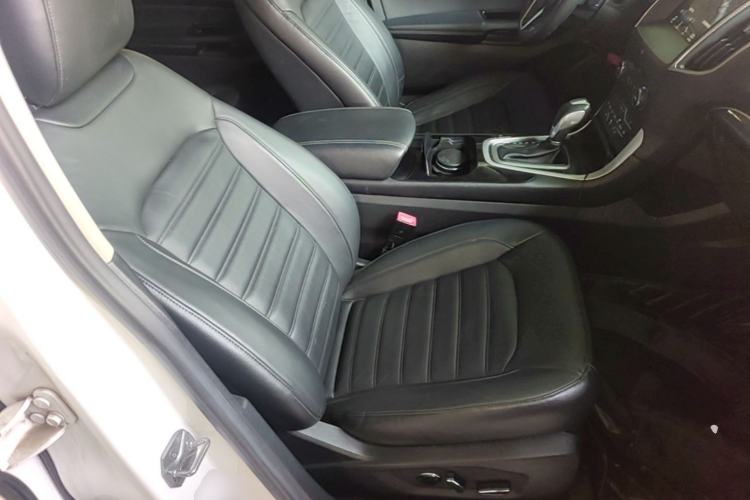 Used Ford Edge 2016 EcoBoost 245 Two-Wheel-Drive Titanium 7-Seater Right Front Seat