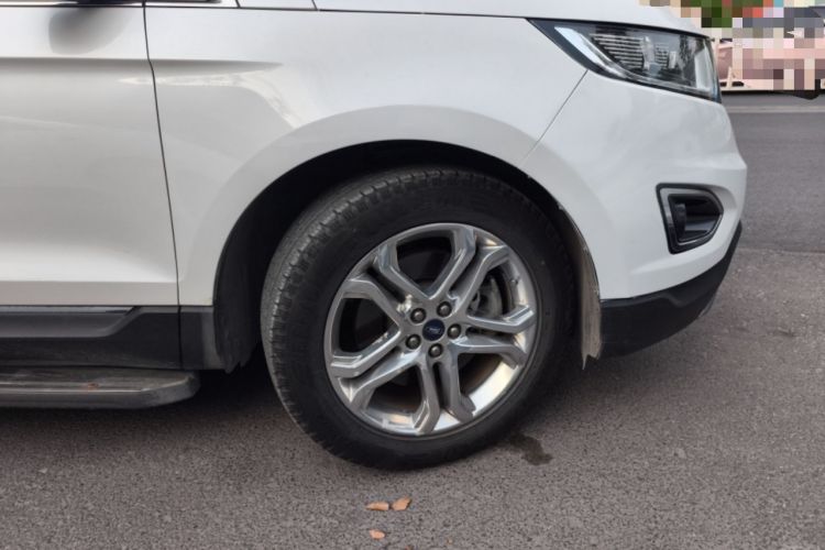 Used Ford Edge 2016 EcoBoost 245 Two-Wheel-Drive Titanium 7-Seater Right Front Wheel Hub
