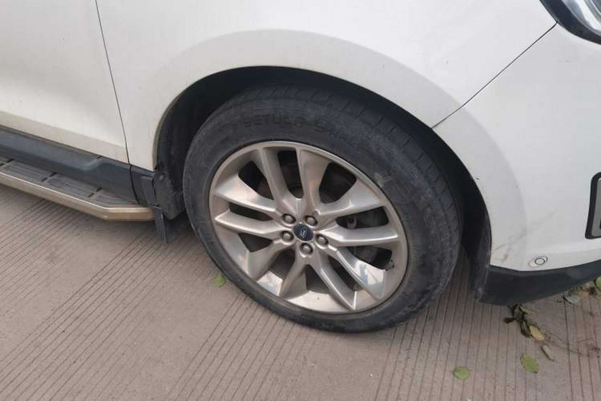 Used Ford Edge 2016 EcoBoost 245 Four-Wheel Drive Titanium 7-Seater Right Front Wheel Hub