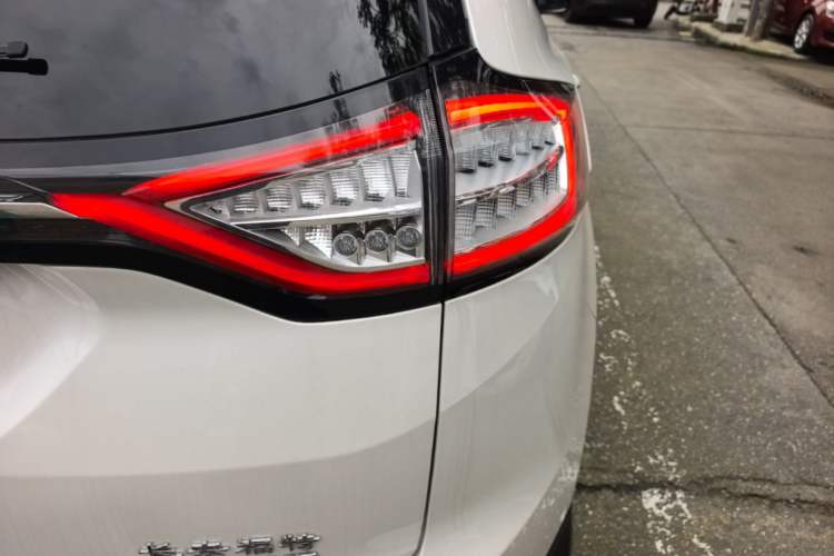 Used Ford Edge 2016 EcoBoost 245 Four-Wheel Drive Titanium 7-Seater Right Rear Taillight
