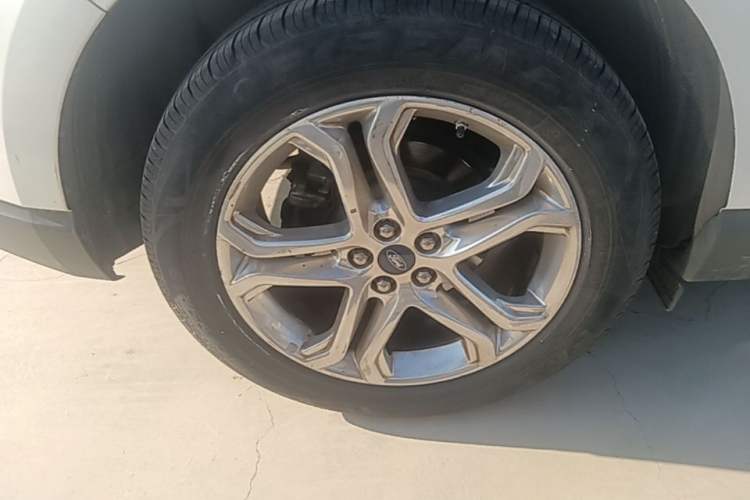 Used Ford Edge 2016 EcoBoost 245 Two-Wheel-Drive Titanium 7-Seater Right Rear Wheel Hub