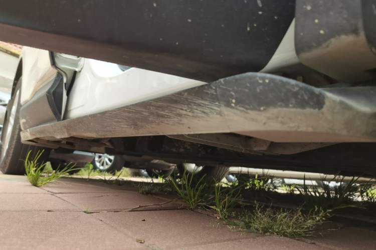 Used Ford Edge 2016 EcoBoost 245 Two-Wheel-Drive Titanium 7-Seater Right Side Sill