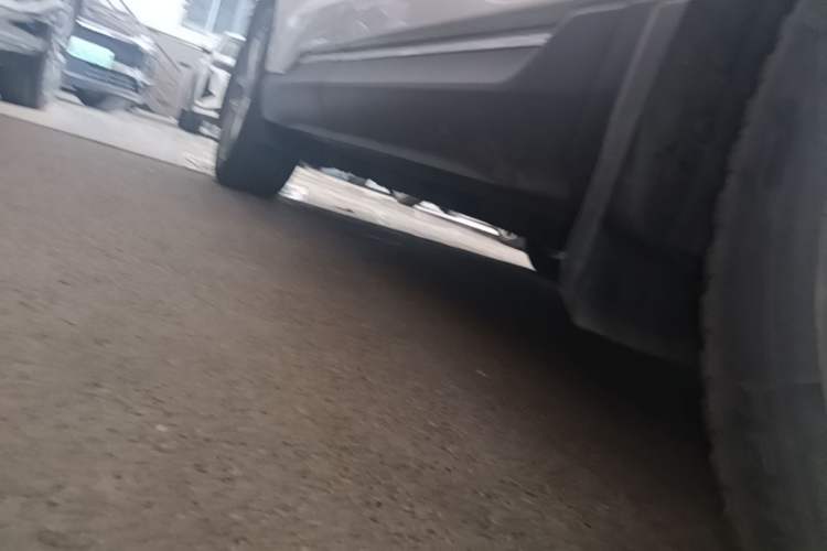 Used Ford Edge 2016 EcoBoost 245 Four-Wheel Drive Titanium 7-Seater Right Side Sill