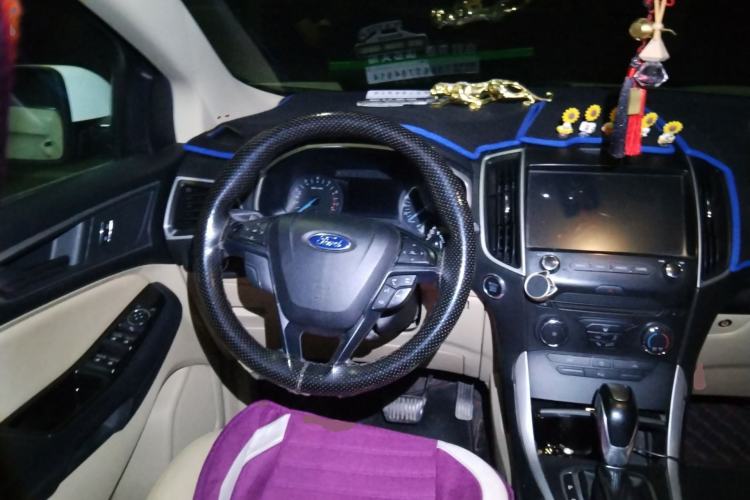 Used Ford Edge 2016 EcoBoost 245 Two-Wheel-Drive Titanium 5-Seater Steering Wheel