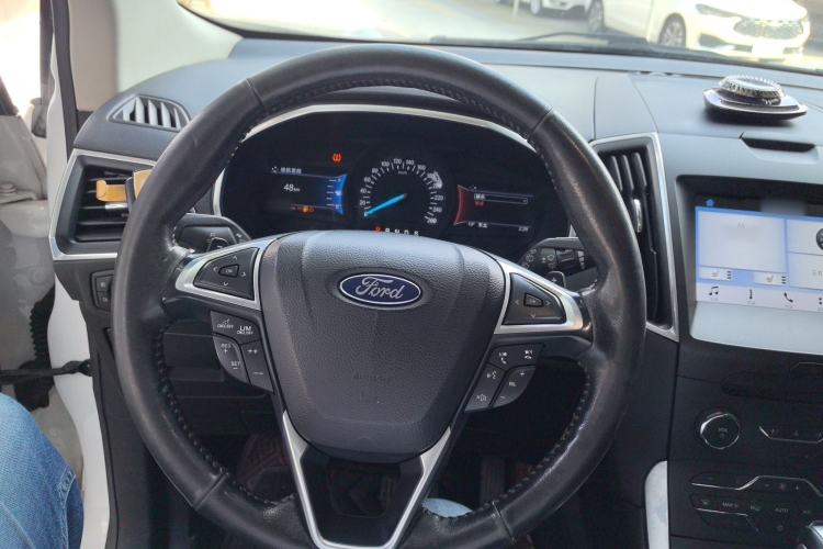 Used Ford Edge 2016 EcoBoost 245 Two-Wheel-Drive Titanium 7-Seater Steering Wheel