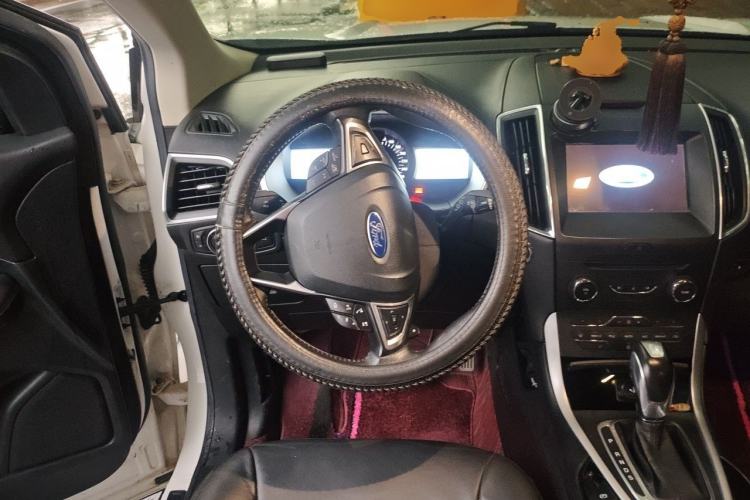 Used Ford Edge 2016 EcoBoost 245 Two-Wheel-Drive Titanium 7-Seater Steering Wheel