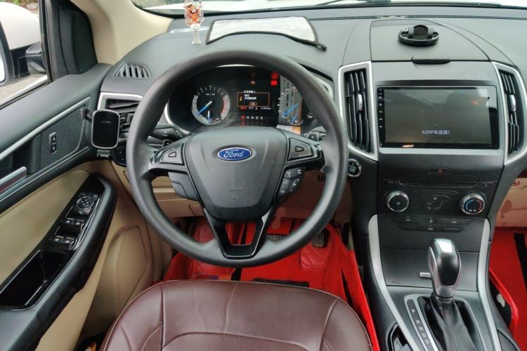 Used Ford Edge 2016 EcoBoost 245 Two-Wheel-Drive Titanium 5-Seater Steering Wheel