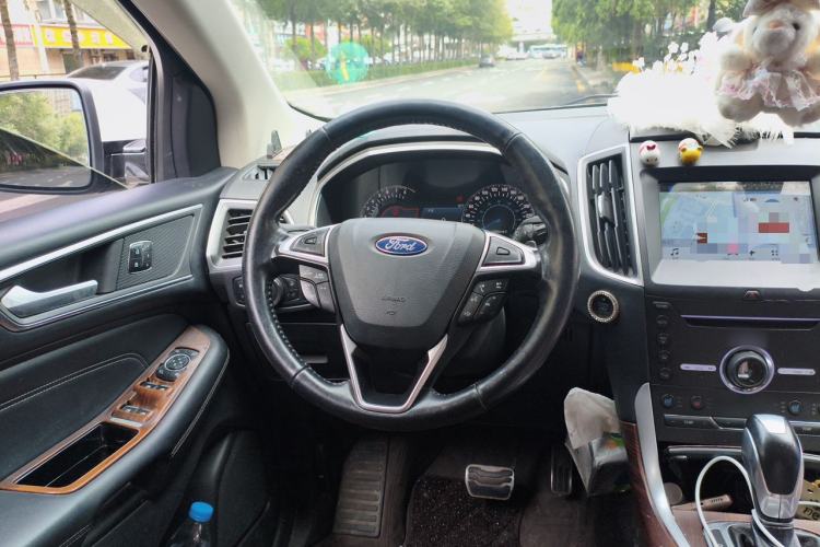 Used Ford Edge 2016 EcoBoost 245 Four-Wheel Drive Titanium 7-Seater Steering Wheel