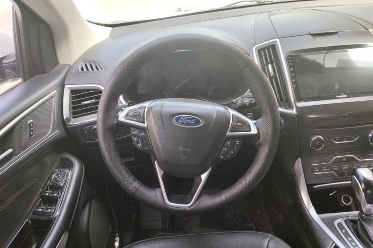 Used Ford Edge 2016 EcoBoost 245 Two-Wheel-Drive Titanium 7-Seater Steering Wheel