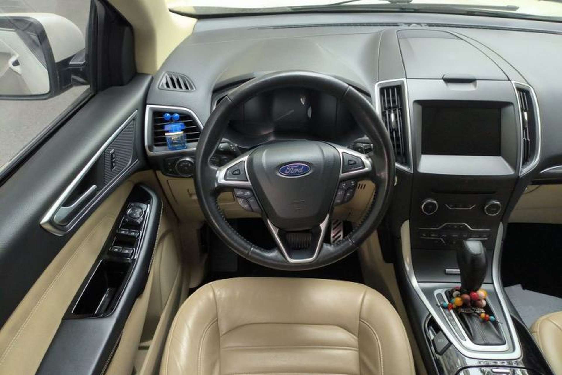 Used Ford Edge 2016 EcoBoost 245 Two-Wheel-Drive Titanium 7-Seater Steering Wheel