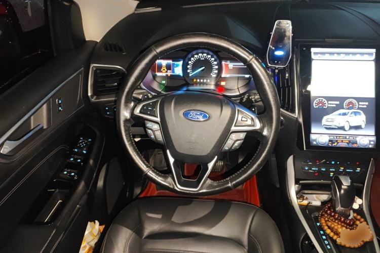 Used Ford Edge 2016 EcoBoost 245 Two-Wheel-Drive Titanium 7-Seater Steering Wheel