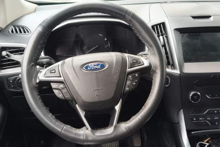 Used Ford Edge 2016 EcoBoost 245 Four-Wheel Drive Titanium Edition 7-Seater Steering Wheel