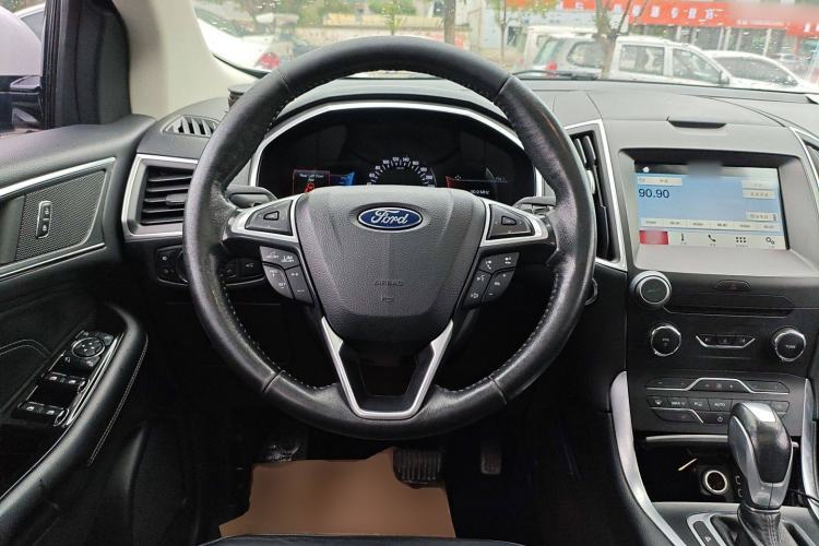 Used Ford Edge 2016 EcoBoost 245 Two-Wheel-Drive Titanium 7-Seater Steering Wheel