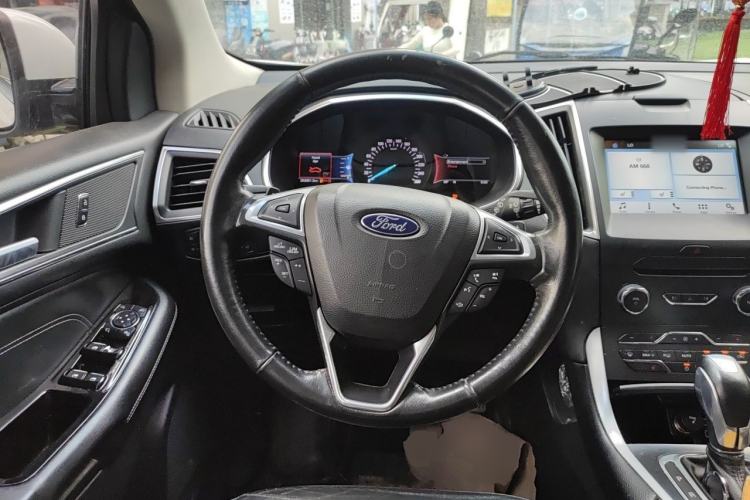 Used Ford Edge 2016 EcoBoost 245 Two-Wheel-Drive Titanium 7-Seater Steering Wheel