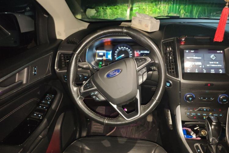 Used Ford Edge 2016 EcoBoost 245 Two-Wheel-Drive Titanium 7-Seater Steering Wheel