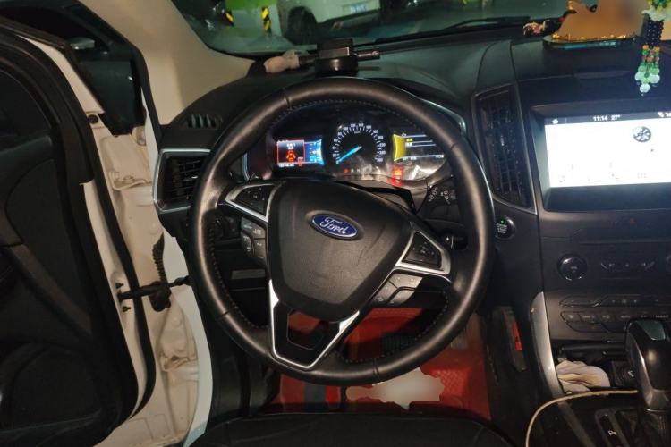Used Ford Edge 2016 EcoBoost 245 Two-Wheel-Drive Titanium 7-Seater Steering Wheel