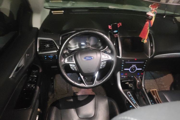 Used Ford Edge 2016 EcoBoost 245 Four-Wheel Drive Titanium 7-Seater Steering Wheel