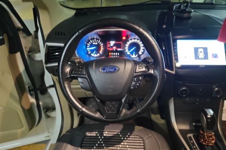 Used Ford Edge 2016 EcoBoost 245 Two-Wheel-Drive Titanium 5-Seater Steering Wheel