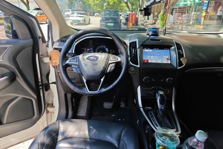 Used Ford Edge 2016 EcoBoost 245 Two-Wheel-Drive Titanium 7-Seater Steering Wheel
