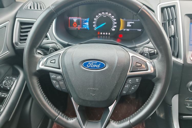 Used Ford Edge 2016 EcoBoost 245 Two-Wheel-Drive Titanium 7-Seater Steering Wheel