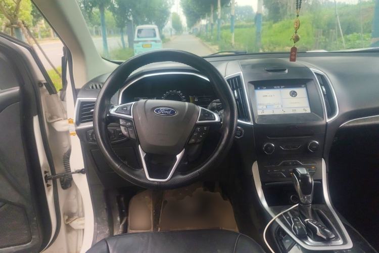 Used Ford Edge 2016 EcoBoost 245 Two-Wheel-Drive Titanium 7-Seater Steering Wheel