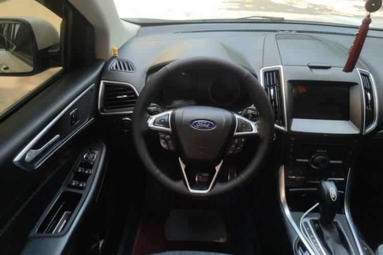 Used Ford Edge 2016 EcoBoost 245 Four-Wheel Drive Titanium 7-Seater Steering Wheel