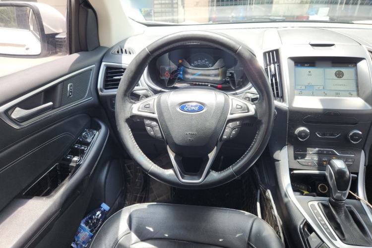 Used Ford Edge 2016 EcoBoost 245 Two-Wheel-Drive Titanium 7-Seater Steering Wheel