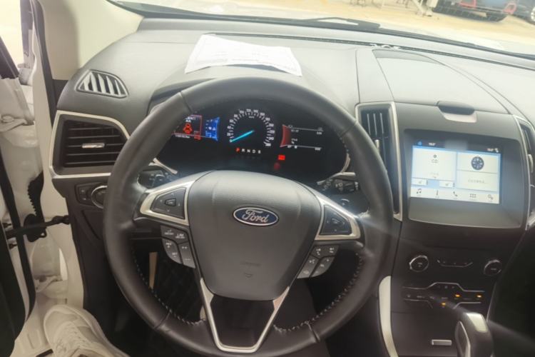 Used Ford Edge 2016 EcoBoost 245 Two-Wheel-Drive Titanium 7-Seater Steering Wheel