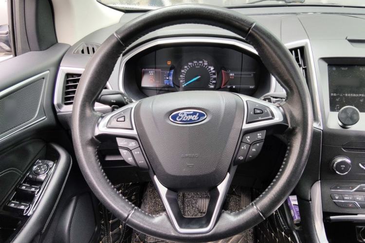 Used Ford Edge 2016 EcoBoost 245 Two-Wheel-Drive Titanium 7-Seater Steering Wheel