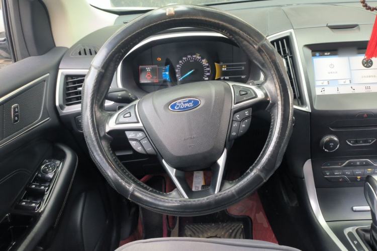 Used Ford Edge 2016 EcoBoost 245 Two-Wheel-Drive Titanium 7-Seater Steering Wheel
