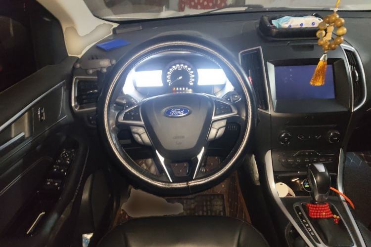 Used Ford Edge 2016 EcoBoost 245 Two-Wheel-Drive Titanium 7-Seater Steering Wheel