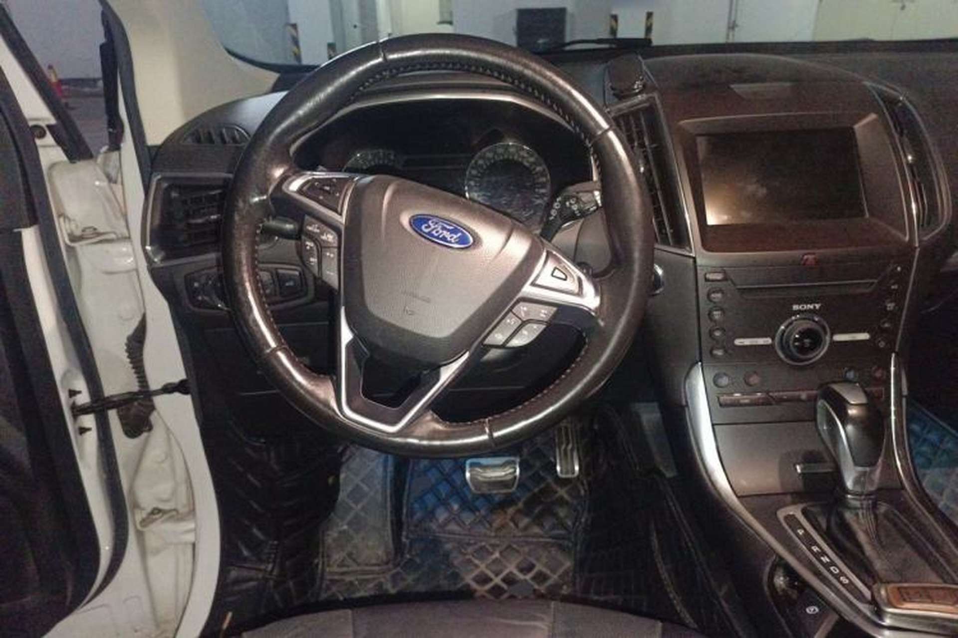 Used Ford Edge 2016 EcoBoost 245 Four-Wheel Drive Titanium 7-Seater Steering Wheel