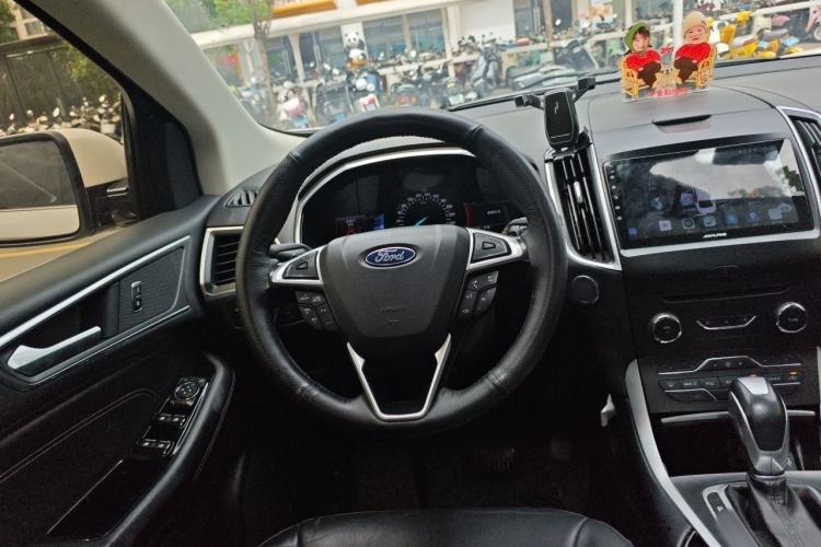 Used Ford Edge 2016 EcoBoost 245 Two-Wheel-Drive Titanium 7-Seater Steering Wheel