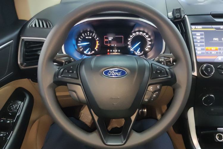 Used Ford Edge 2016 EcoBoost 245 Two-Wheel-Drive Titanium 5-Seater Steering Wheel