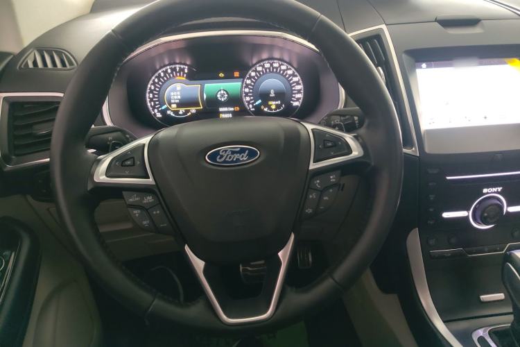 Used Ford Edge 2016 EcoBoost 245 Four-Wheel Drive Titanium 7-Seater Steering Wheel