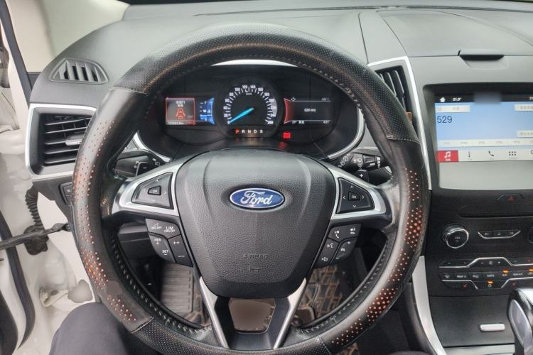 Used Ford Edge 2016 EcoBoost 245 Two-Wheel-Drive Titanium 7-Seater Steering Wheel