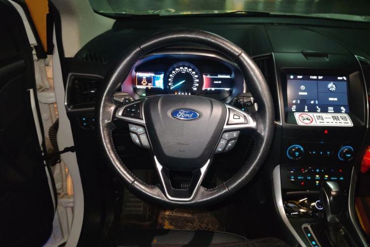 Used Ford Edge 2016 EcoBoost 245 Two-Wheel-Drive Titanium 7-Seater Steering Wheel