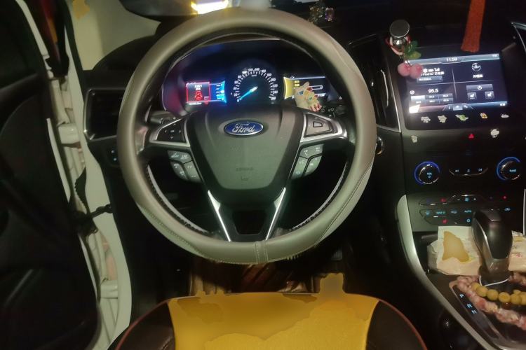 Used Ford Edge 2016 EcoBoost 245 Four-Wheel Drive Titanium Edition 7-Seater Steering Wheel
