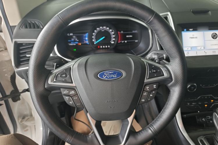Used Ford Edge 2016 EcoBoost 245 Two-Wheel-Drive Titanium 7-Seater Steering Wheel