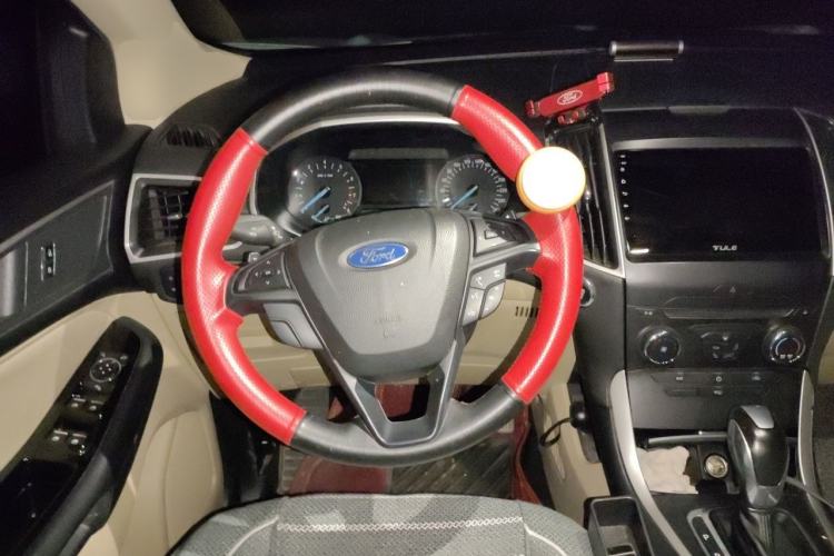 Used Ford Edge 2016 EcoBoost 245 Two-Wheel-Drive Titanium 5-Seater Steering Wheel