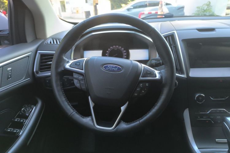 Used Ford Edge 2016 EcoBoost 245 Two-Wheel-Drive Titanium 7-Seater Steering Wheel